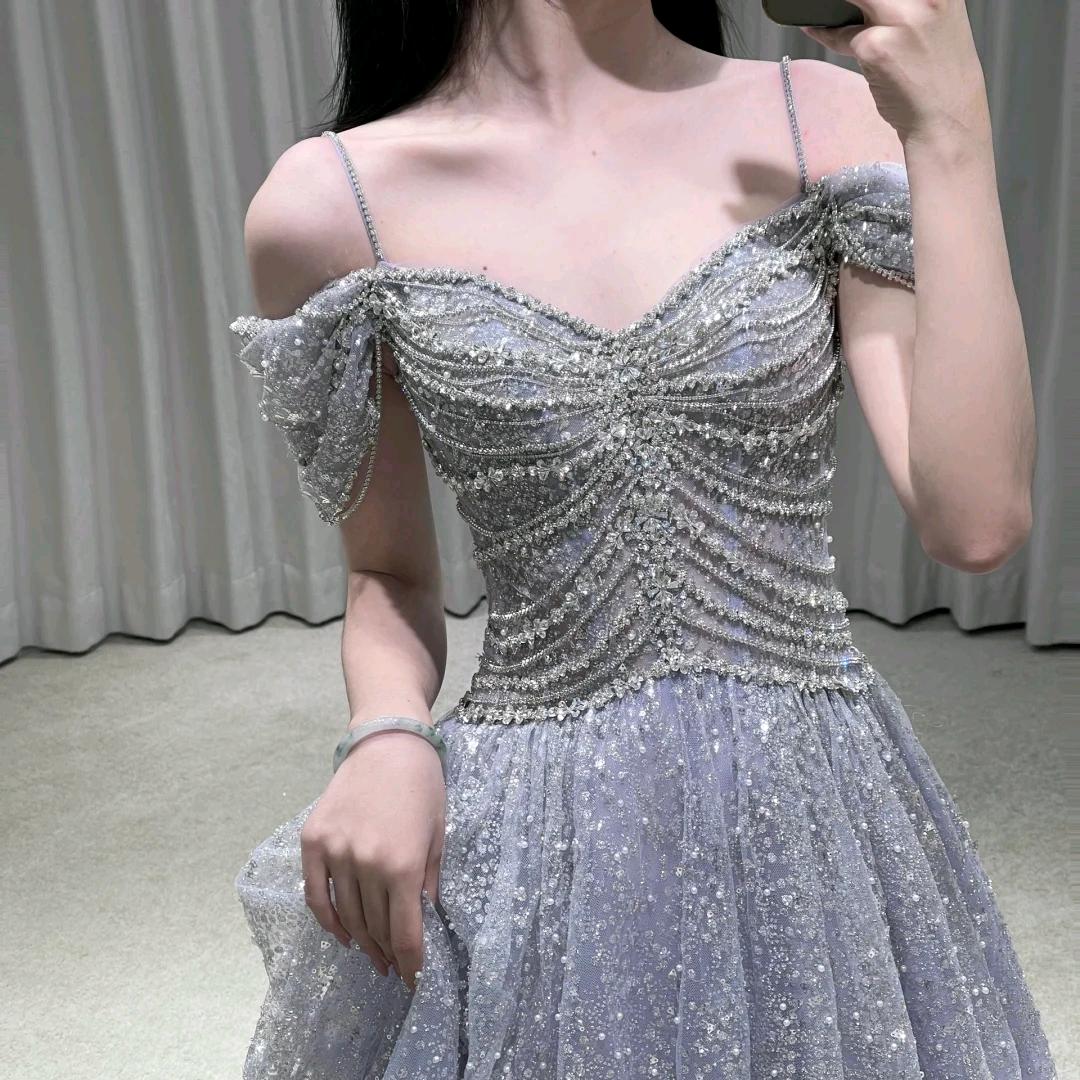 六超婚纱礼服
