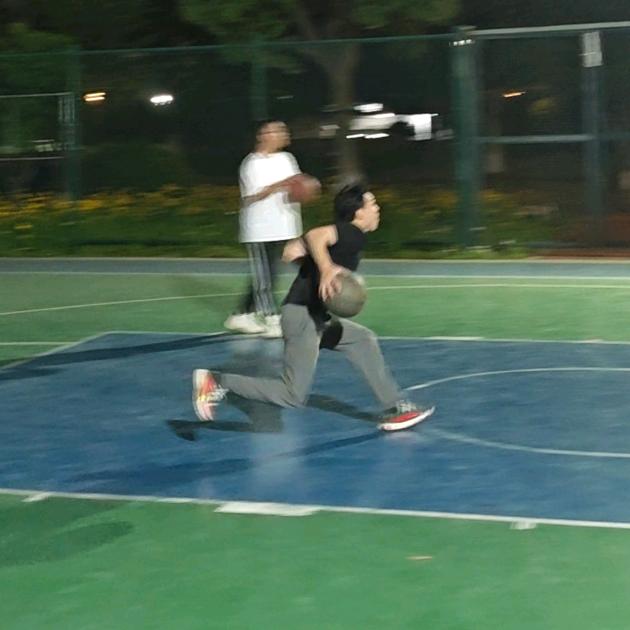 成熟稳重的燕帅傅