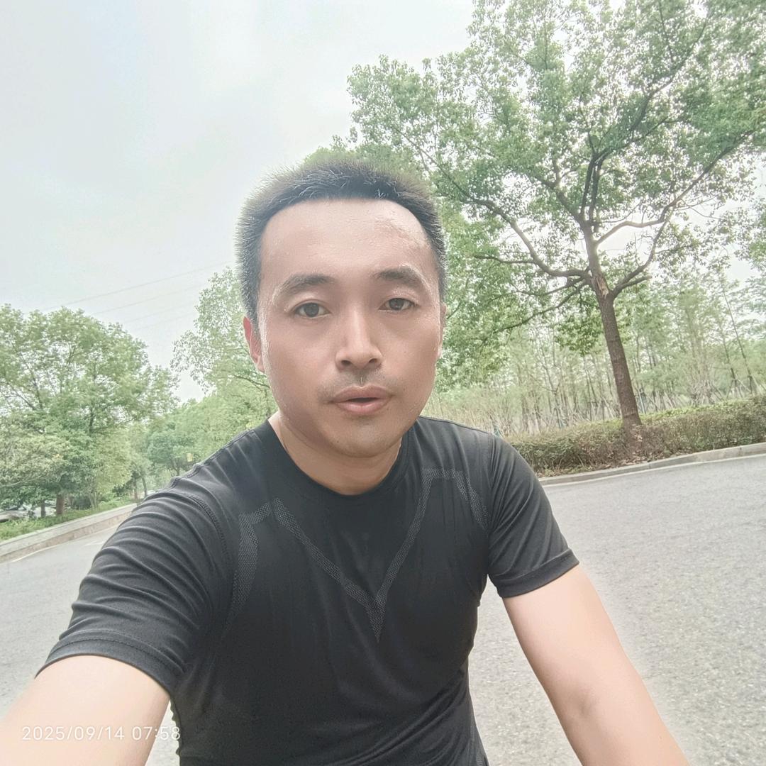 爱跑步的蜗牛🐌