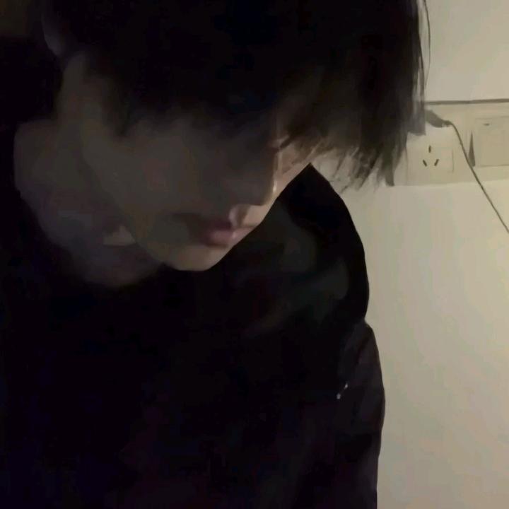 偷穿雨姐丝袜勾引牛爷爷