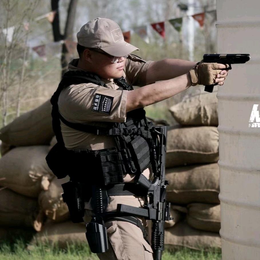 小赵真的好饿👀