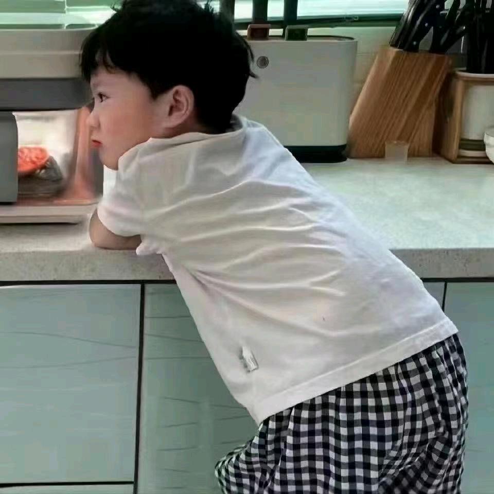 于先森.