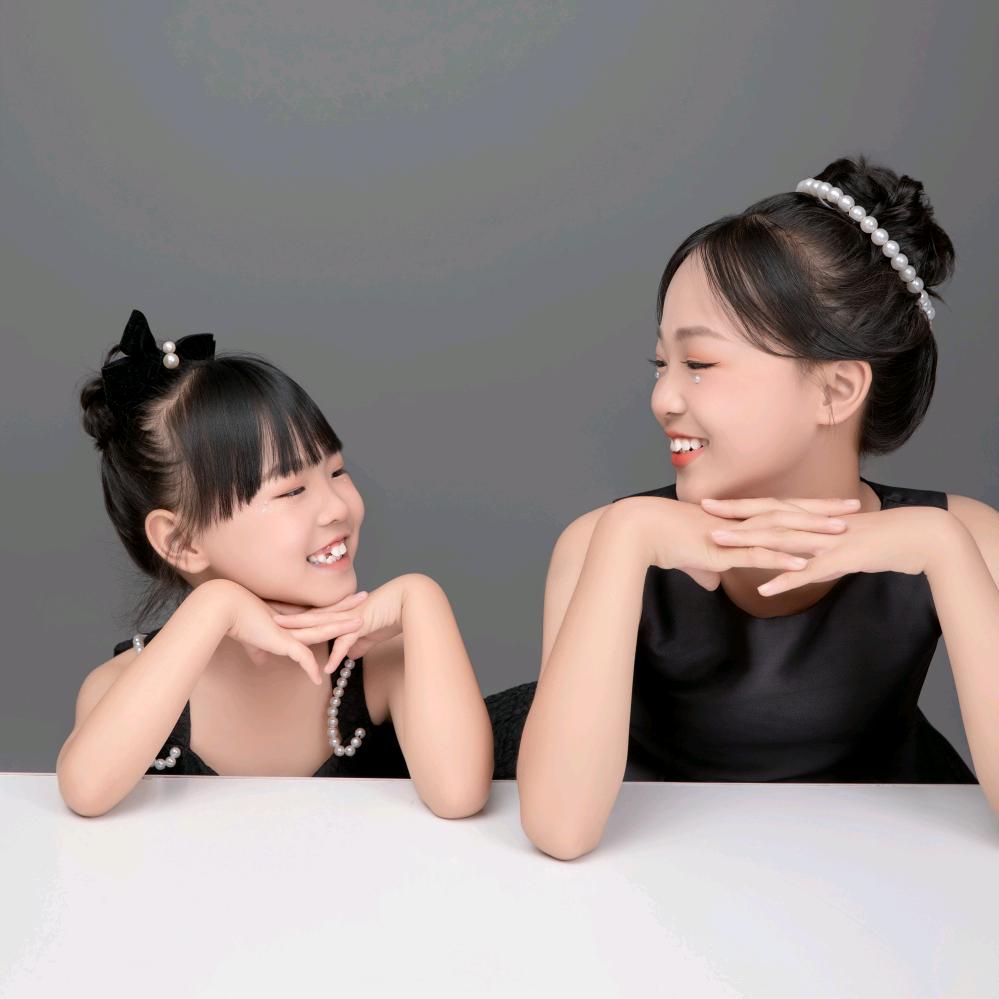 AA彤儿