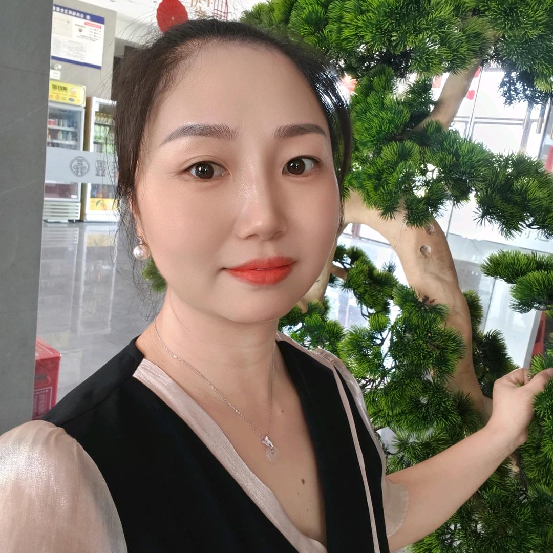 鑫圣园酒店汤雨晴