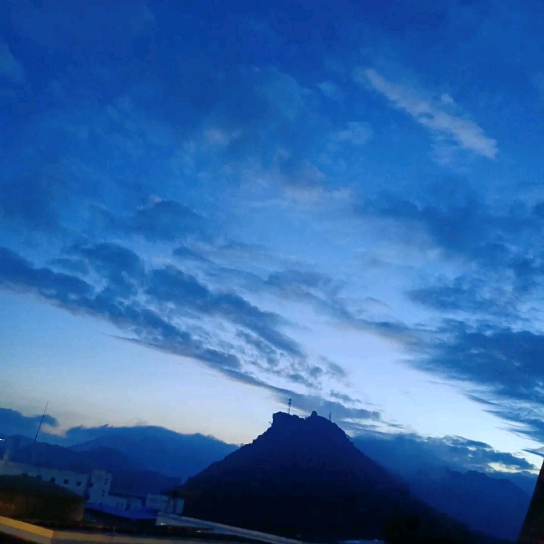 @🚬重启ᝰꫛ人生路ಇ᭄: @꧁