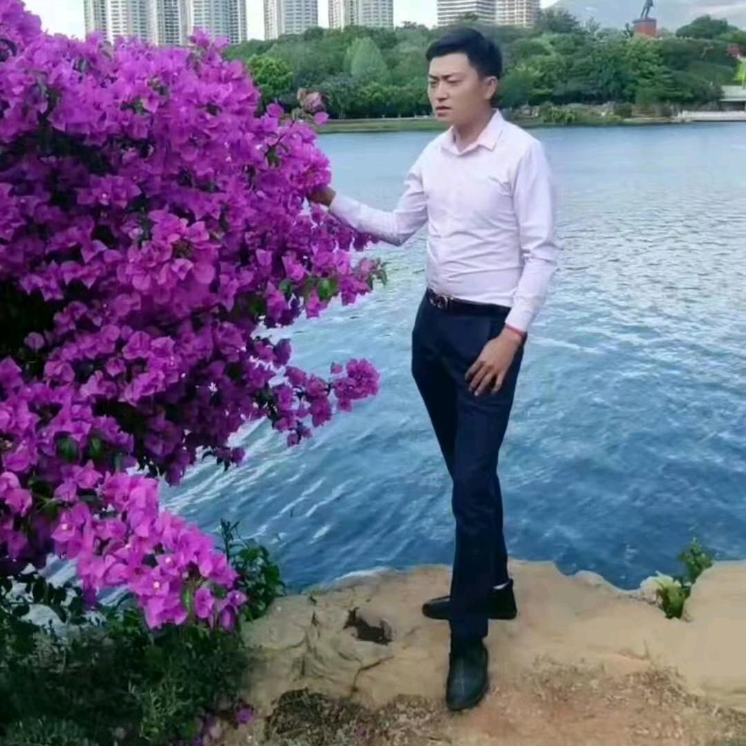 师成山歌《每晚九点八分开播》