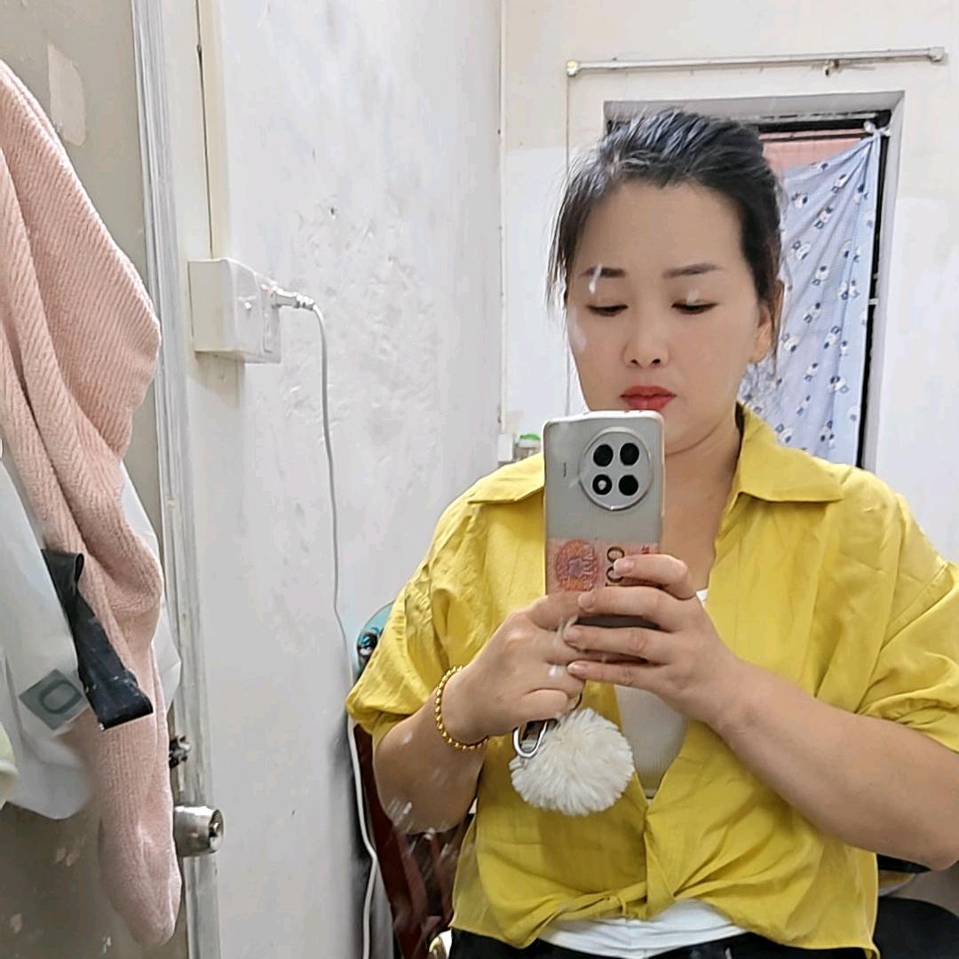 淡然一笑