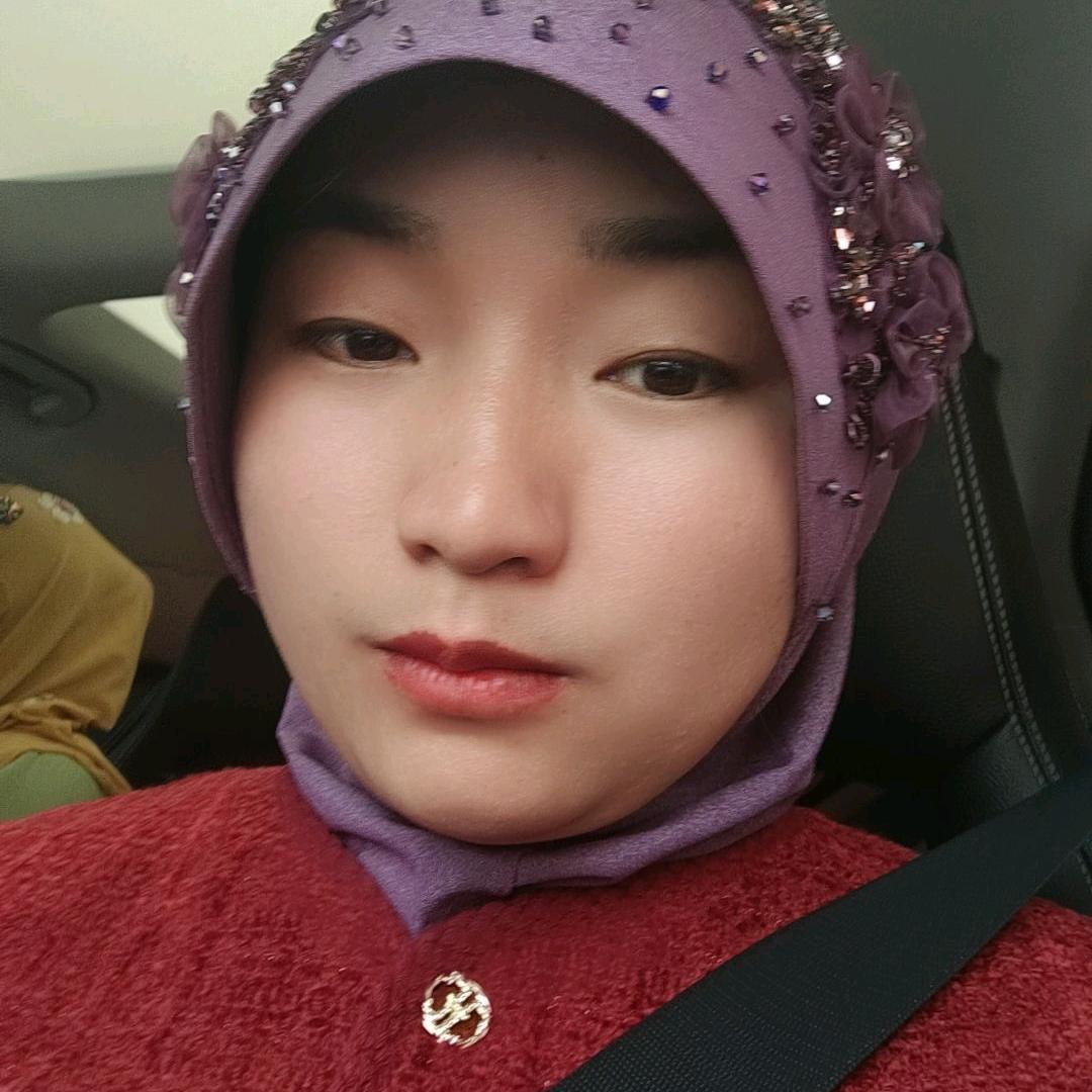 清真黑井回味小吃橱窗有好物品