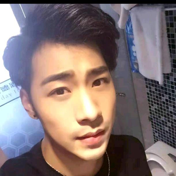 微风徐徐电竞工作室