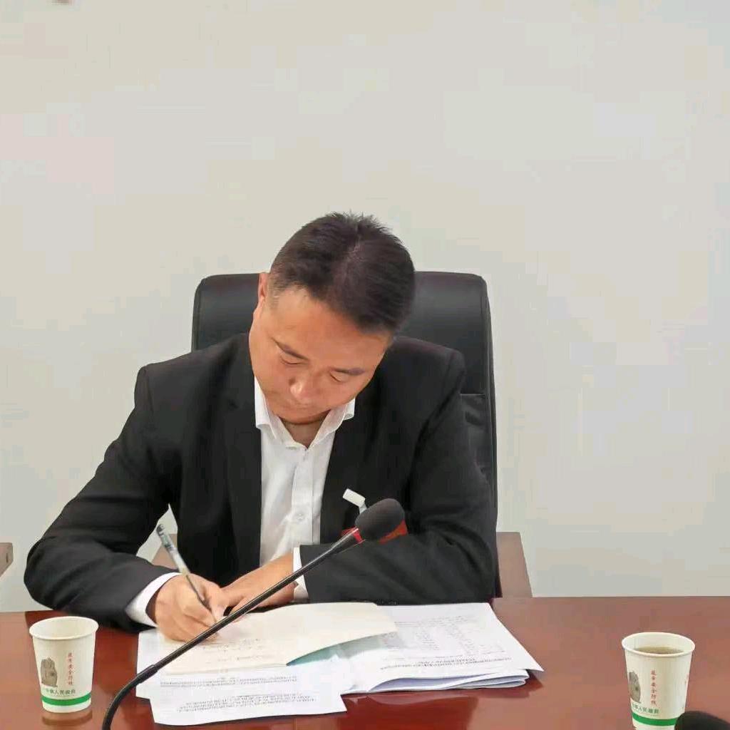 云南六街荷兰豆村书记