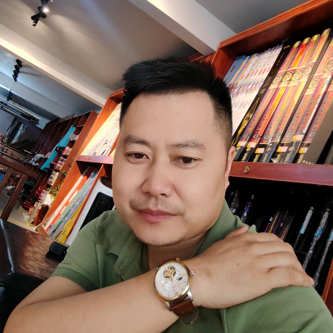 唐龙爱钓鱼