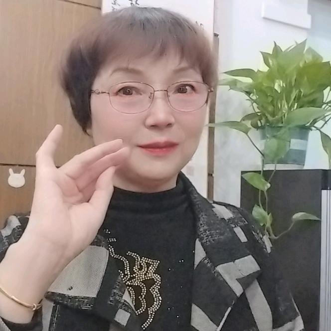 云彩  家在农村