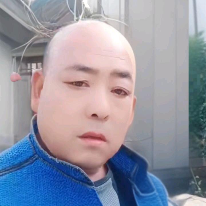 蓝天白云荣