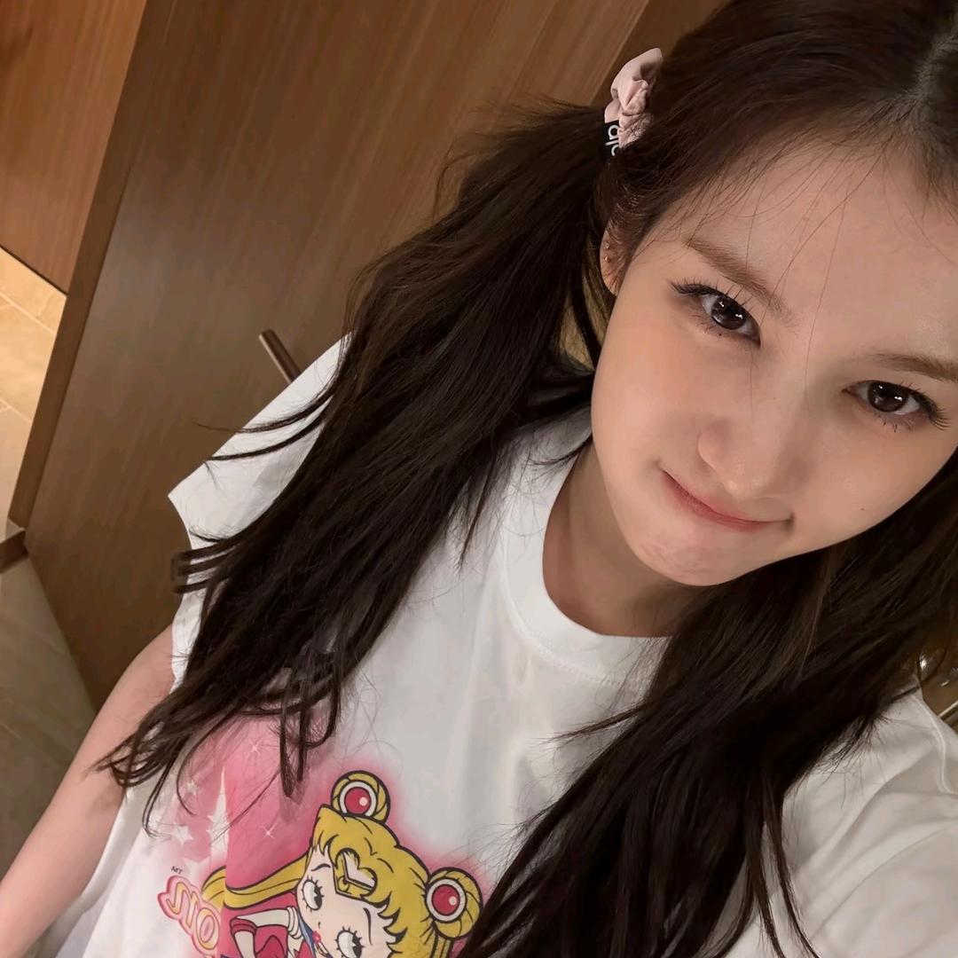 嘤嘤女王👑