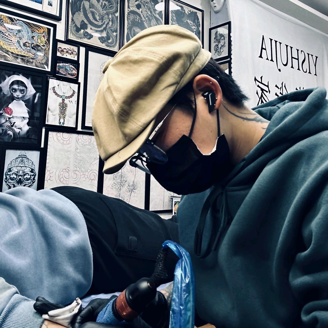 丽江山影刺青-彭彭子