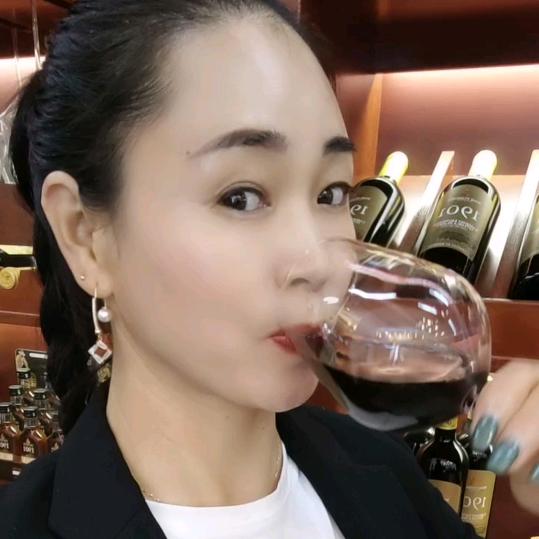 70后的红酒女人💋
