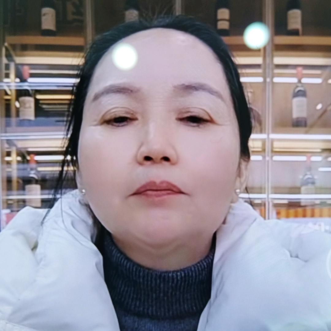 雪琴：每天下午1点55分钟直播