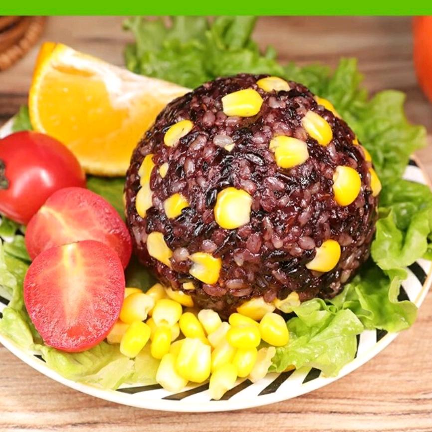 纤纤食客（九色糙米饭团）