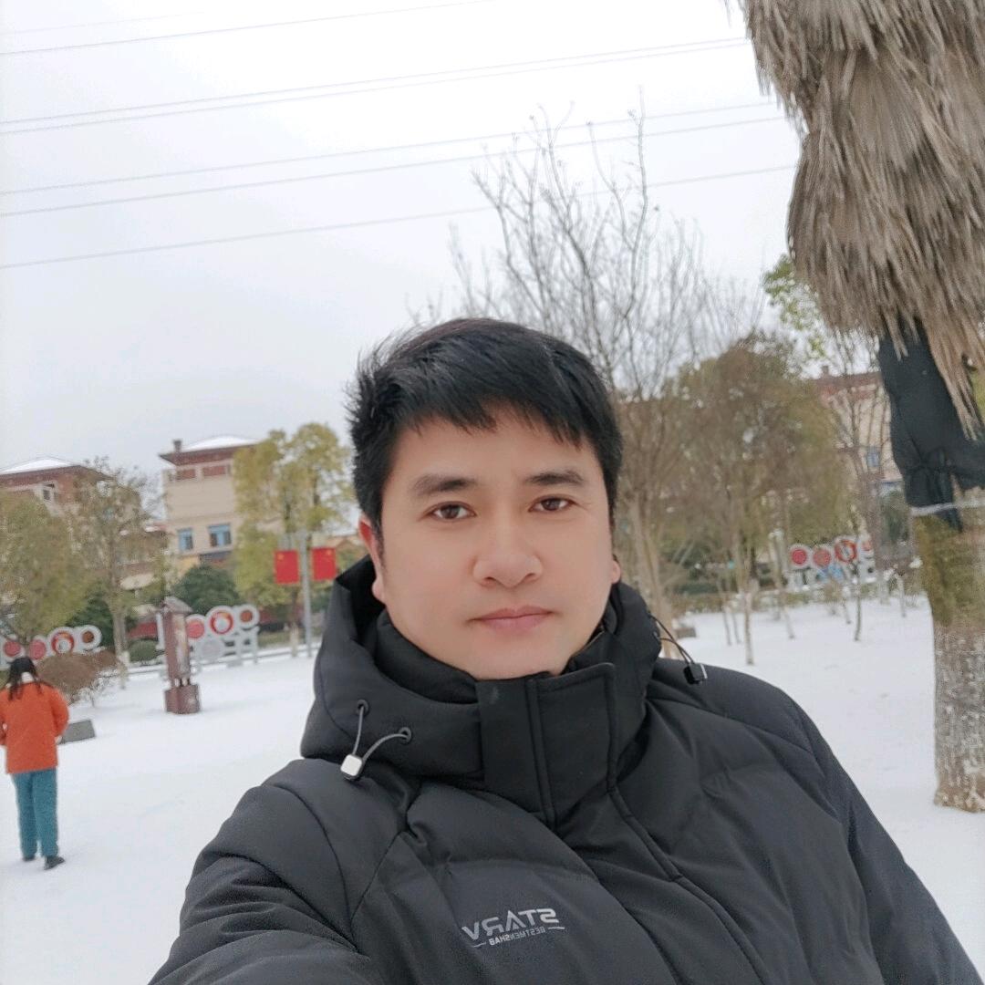 路灯下看月🌙光