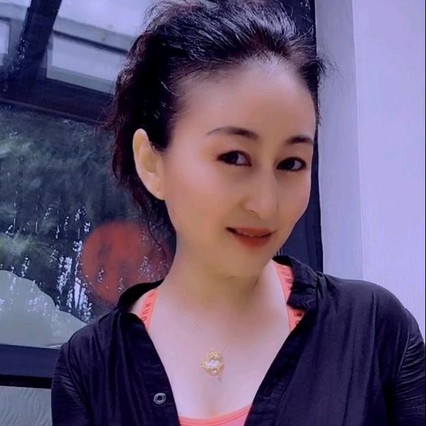 拽姐💕茉莉