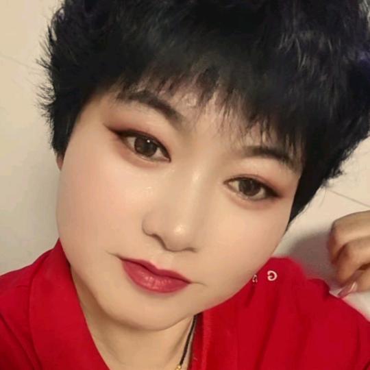 月是故乡明