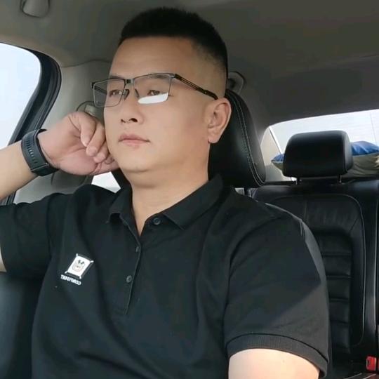 木  易👉👉 凯  哥