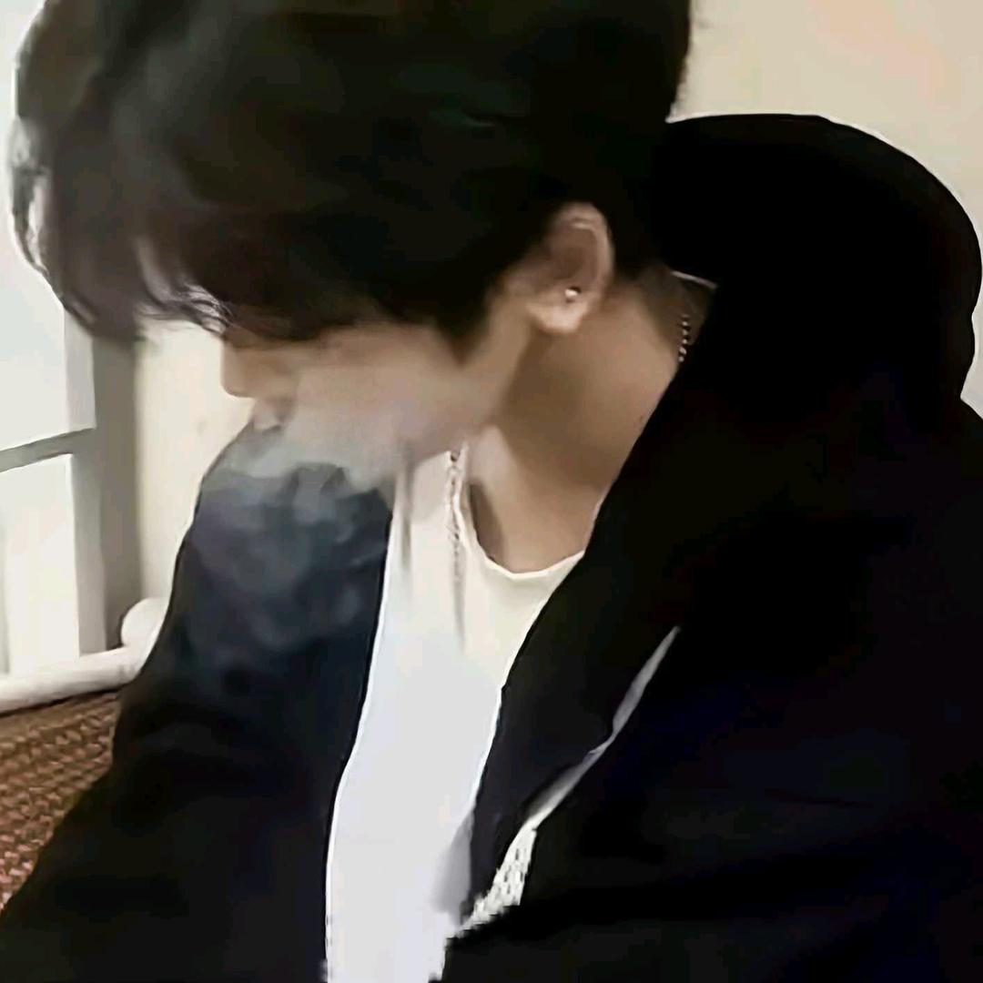 .^小威^.