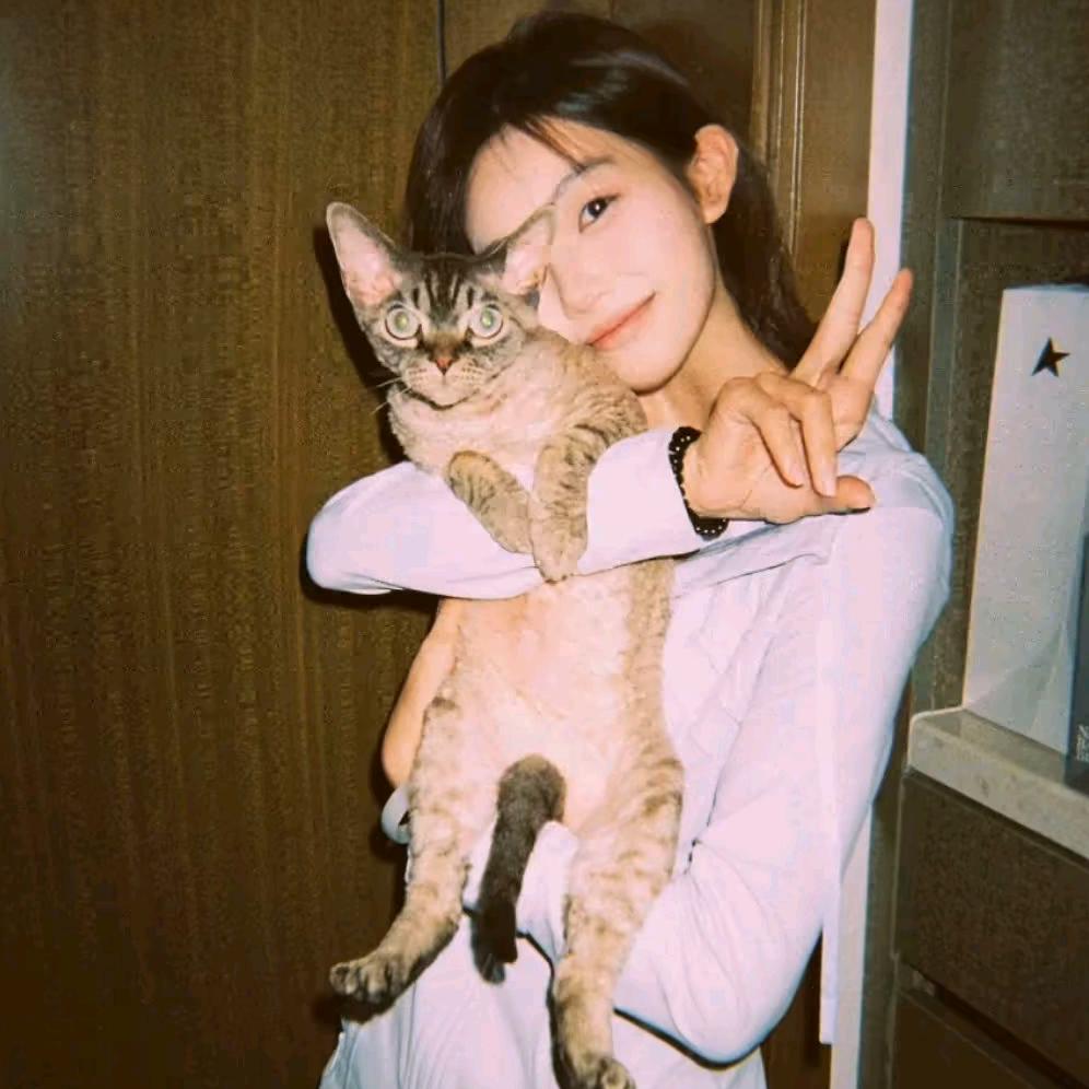 悲伤就大口吃饭