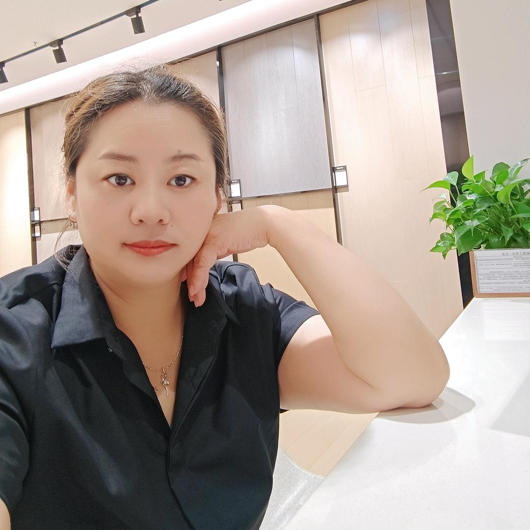 武汉喆墅地板一芳姐