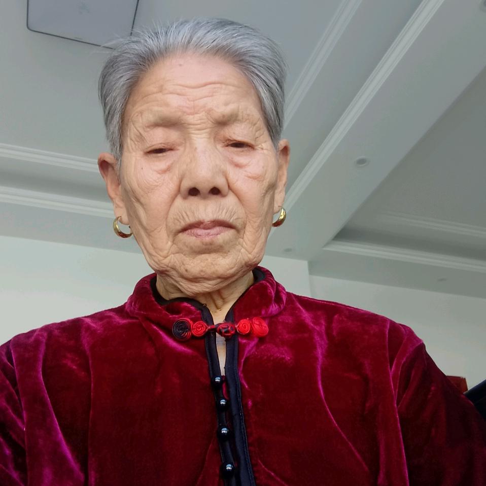 王玉我叫王玉明，我猜牙膏明