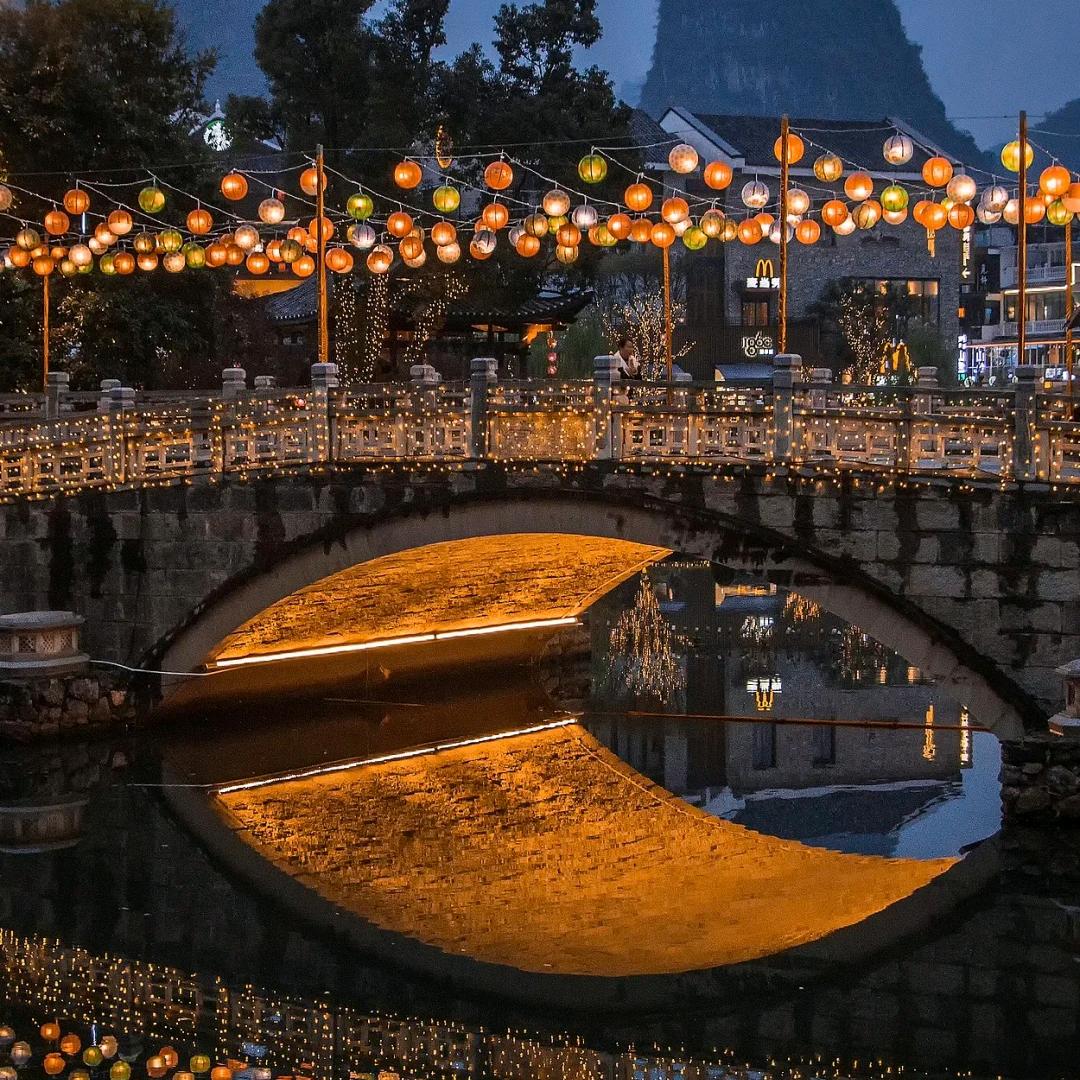 阳朔🌄燕雀地陪导