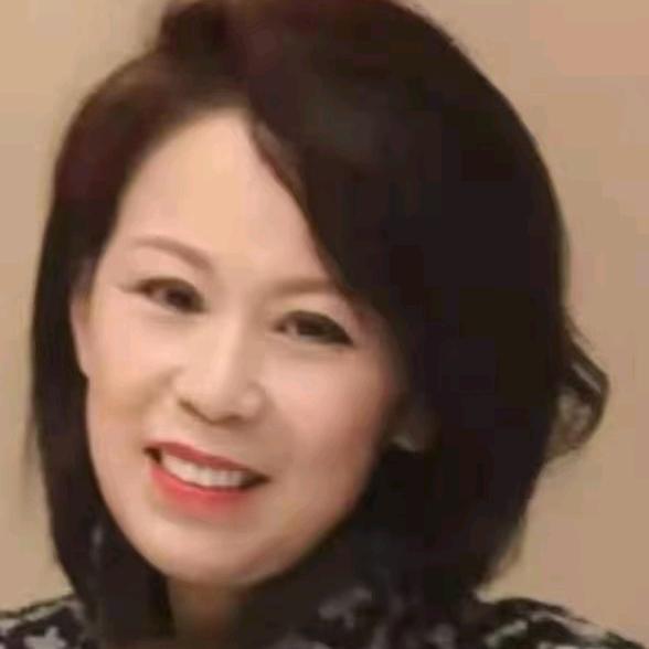 是贺姐呢