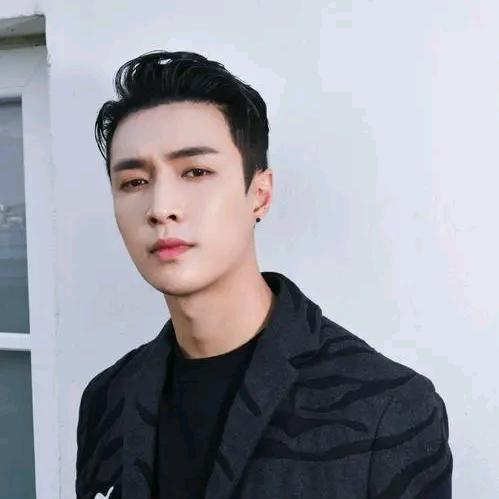 小鱼儿不是花无缺