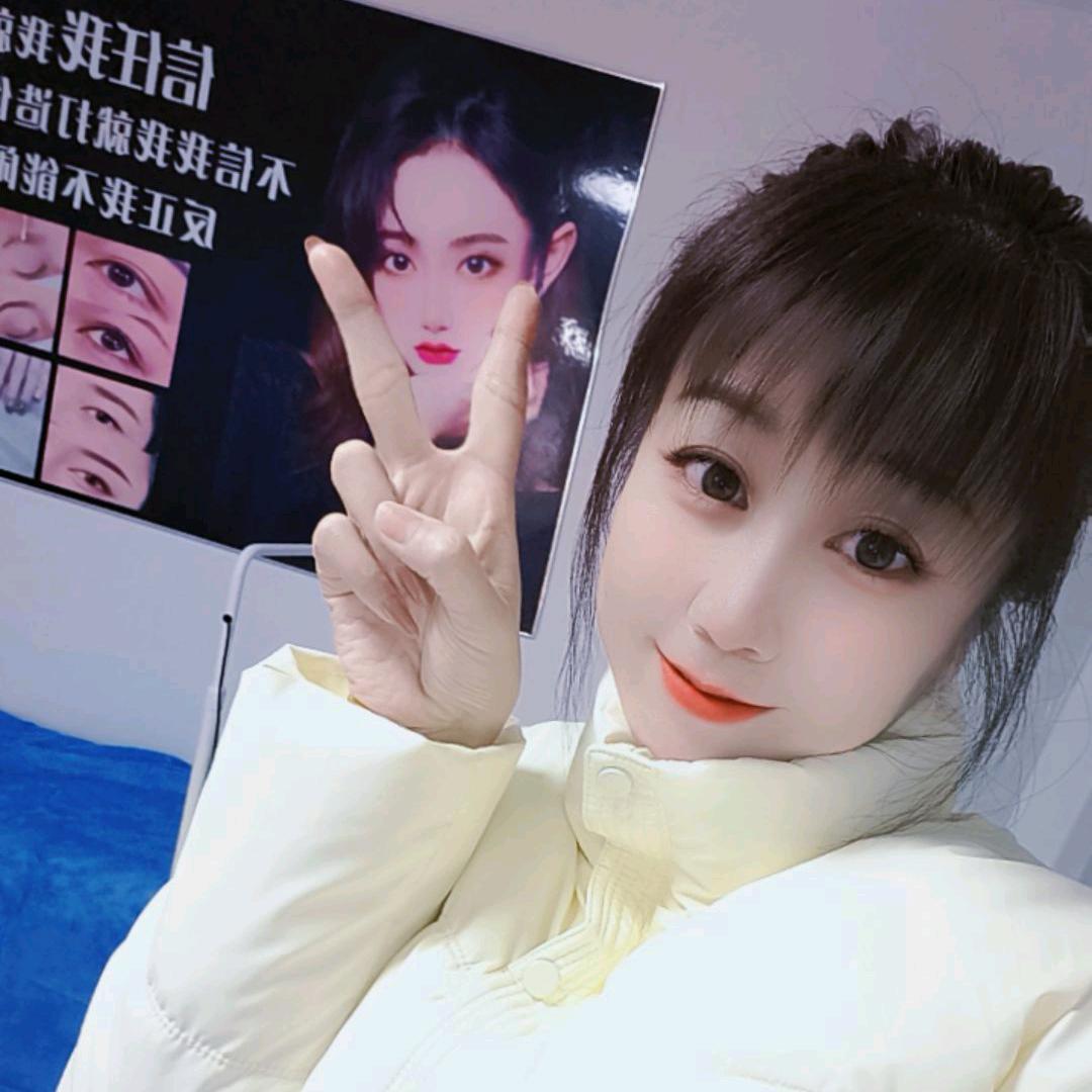 马小歪    美甲 美睫 纹绣