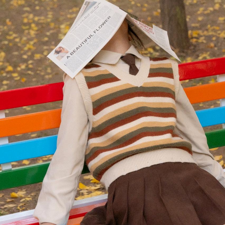 一朵风中摇曳的水仙花