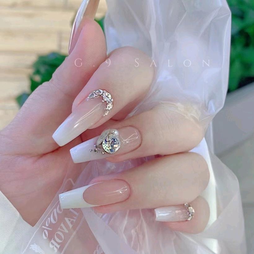 西平县指艺美容美甲店