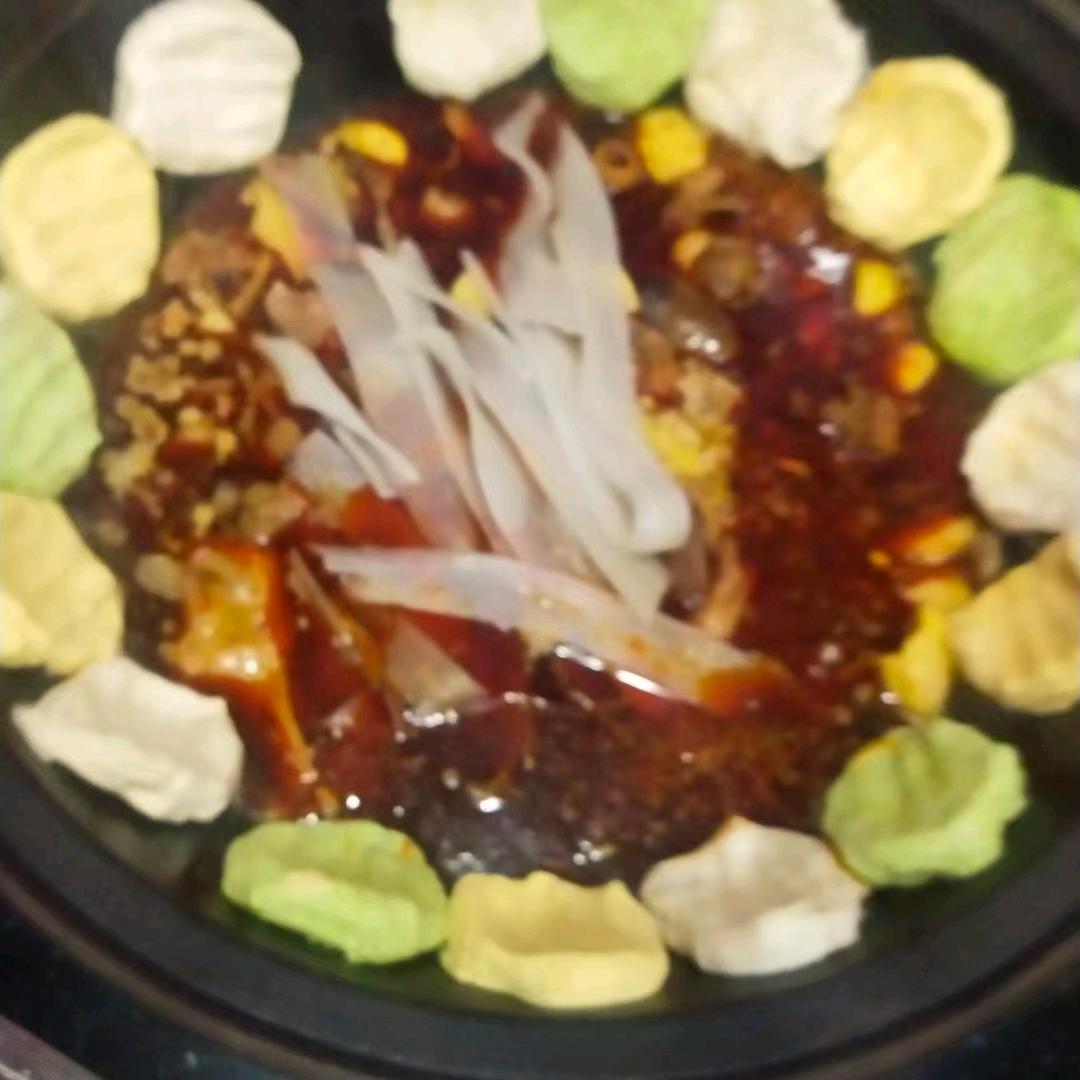 东北人家柴火香铁锅炖上冶店