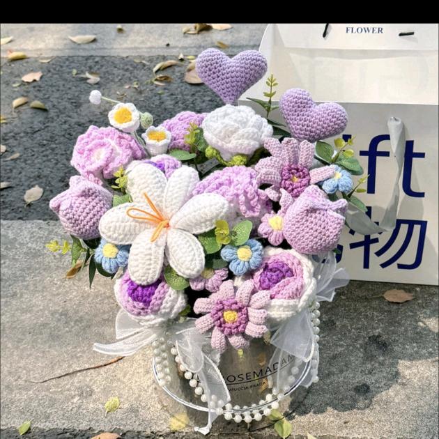 收毛线花的丹丹姐