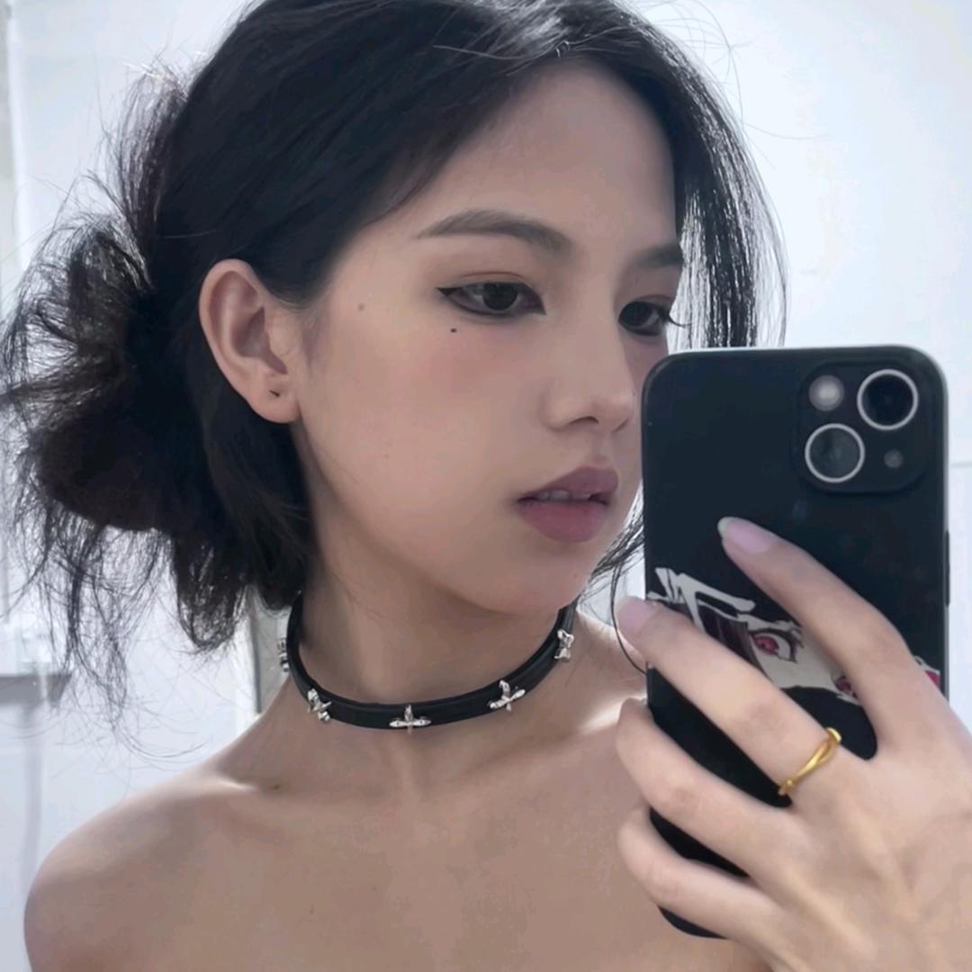 腻腻nini