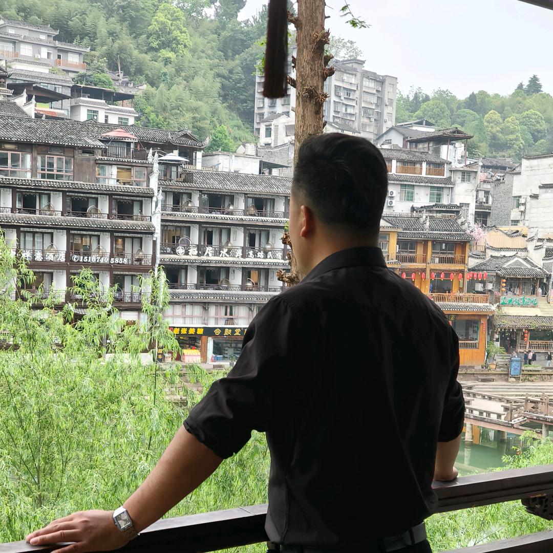 托口阳荆村支书杨梅园