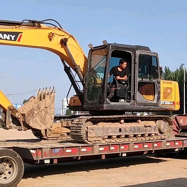 小梁带你看挖机