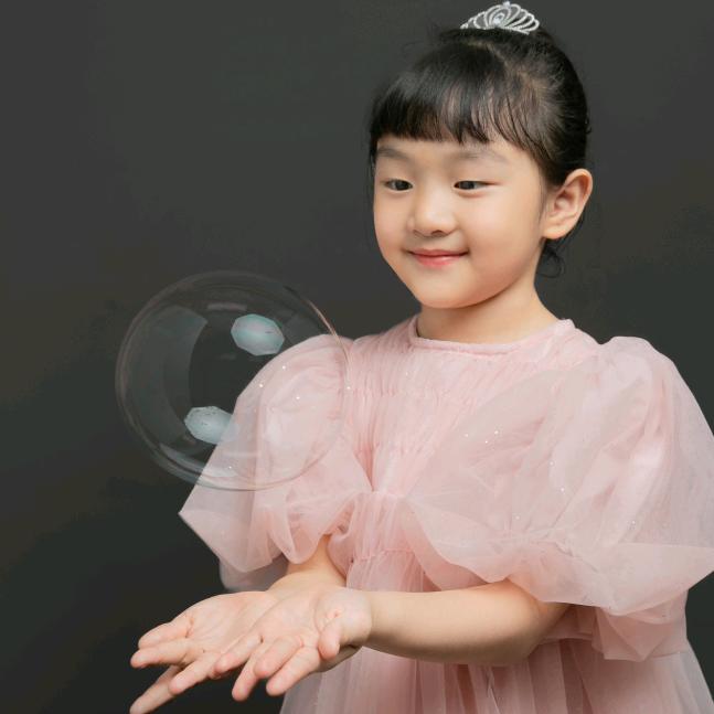 沐沐是枚小吃货