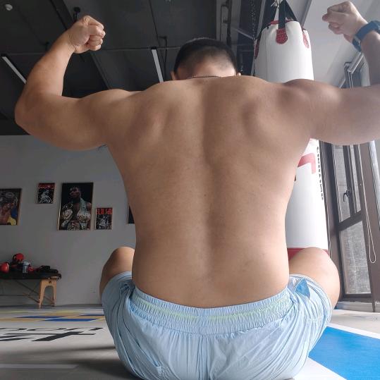 爱吃炸鸡