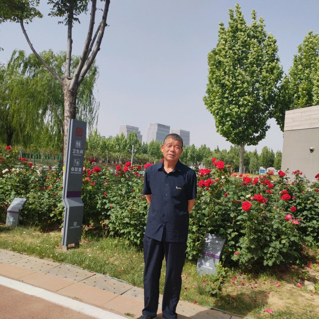 我命由我，走自己的路。让别人评论吧。