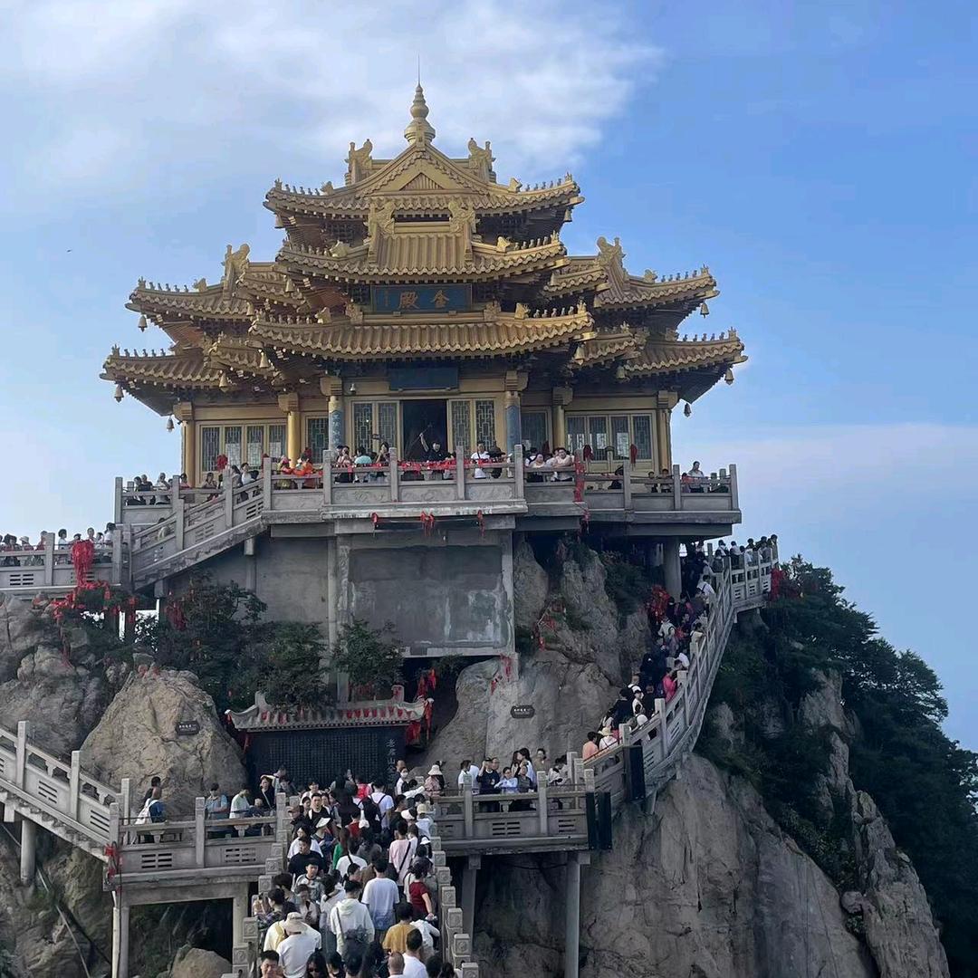 阳光明媚
