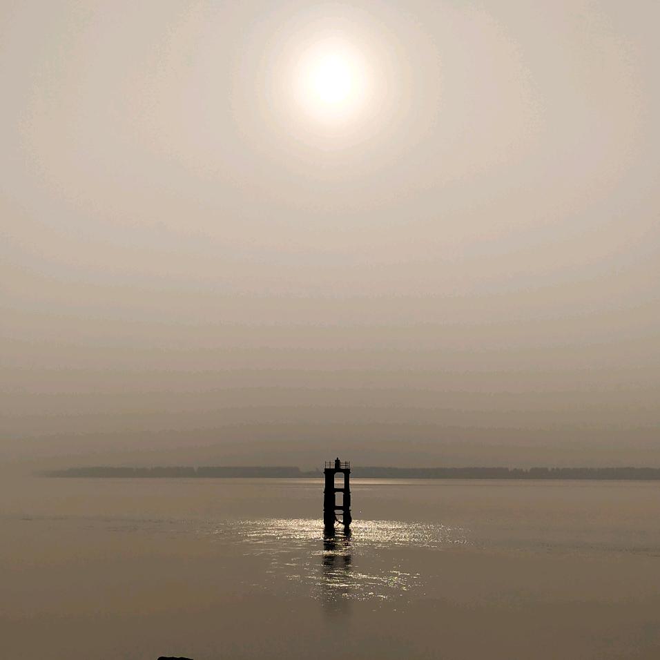 钱塘江边的醒醒