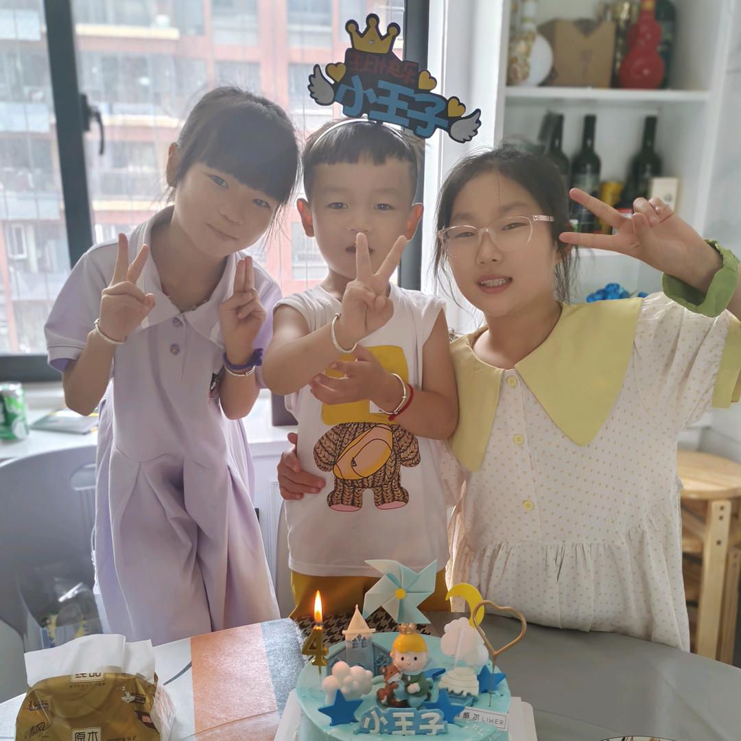 悦悦果果满满..