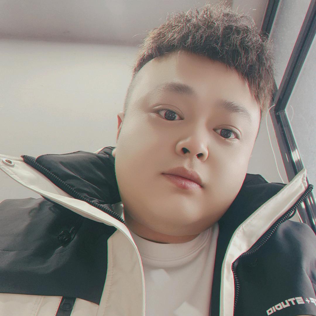 一个很哇塞的胖子