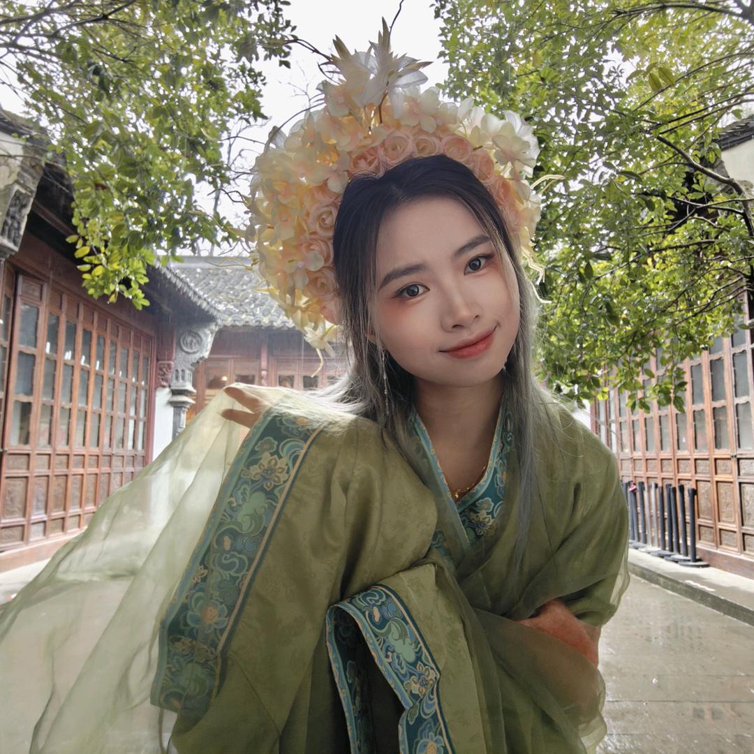 芊艺美发沙龙「金冠二楼」