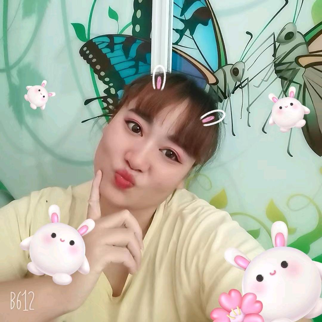 芳婷(｡･㉨･｡)♡ 爱你么么哒⛰️☀️